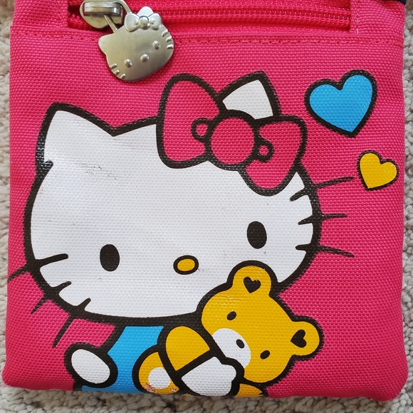 Sanrio Hello Kitty Crossbody Bag - Picture 3 of 10